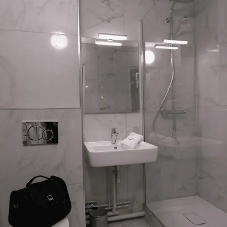 Hotel L'ortega - Rennes St Jacques Aeroport 3*